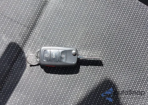 2016 Volkswagen Passat 1.8T S из США, поврежденный, VIN 1VWAS7A37GC067510